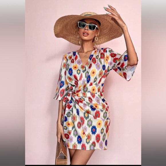 Floral print wrap dress - Picture 4 of 6